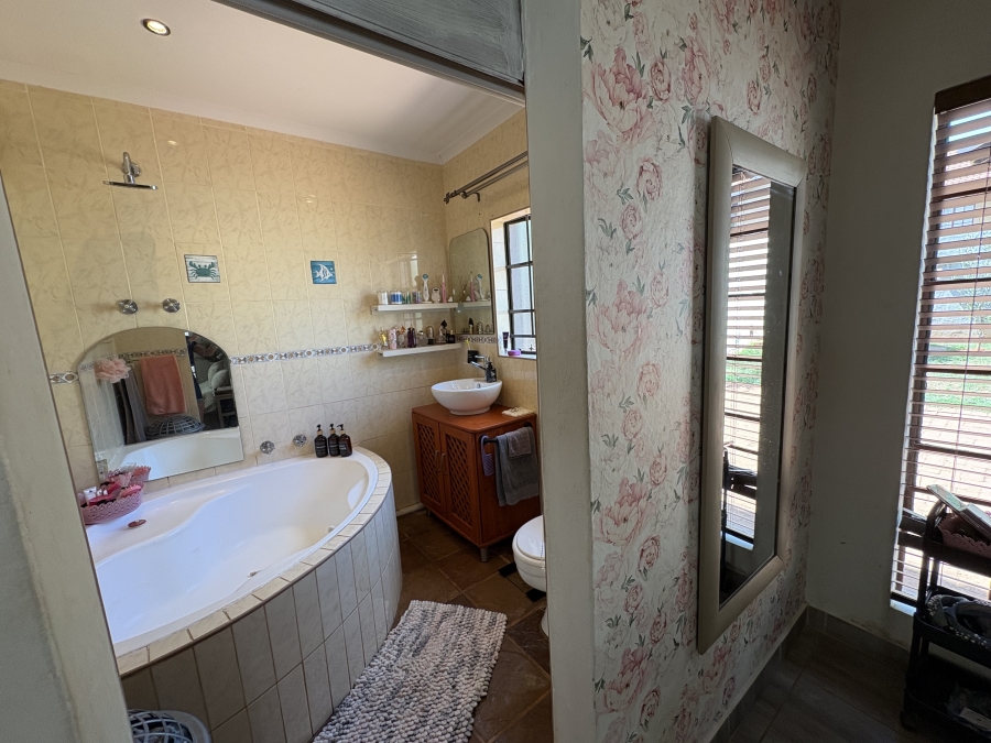 To Let 3 Bedroom Property for Rent in Safari Gardens North West